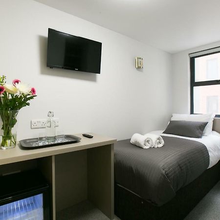 Belvilla Ilford Hill Hotel London Bagian luar foto