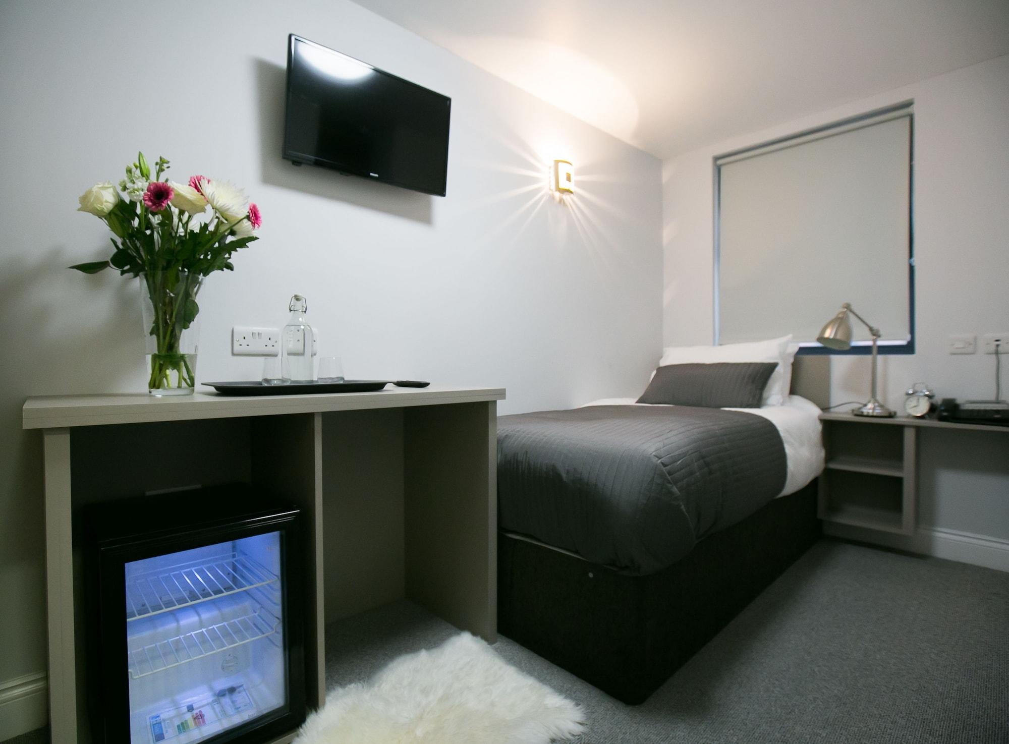 Belvilla Ilford Hill Hotel London Bagian luar foto