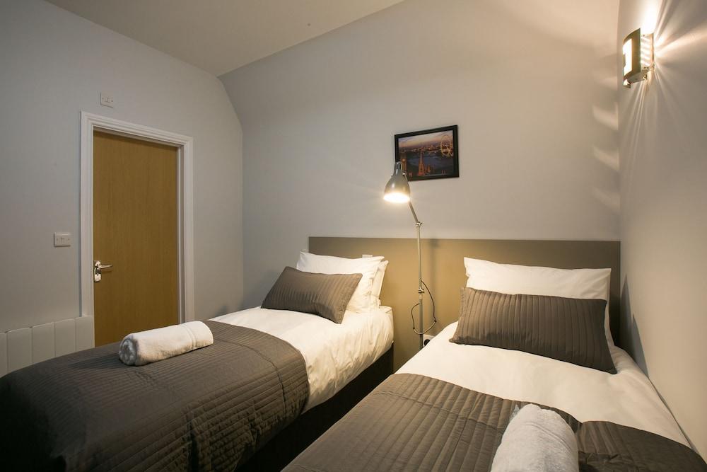 Belvilla Ilford Hill Hotel London Bagian luar foto