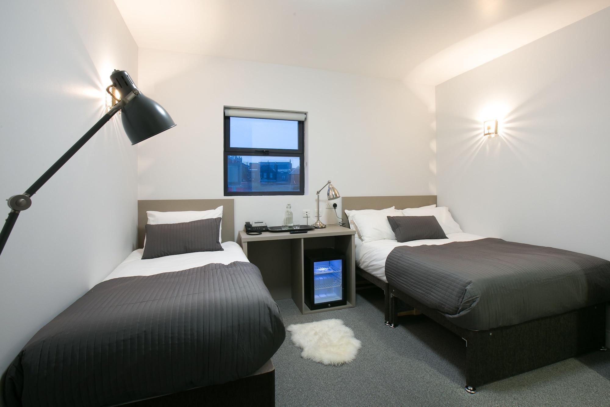 Belvilla Ilford Hill Hotel London Bagian luar foto