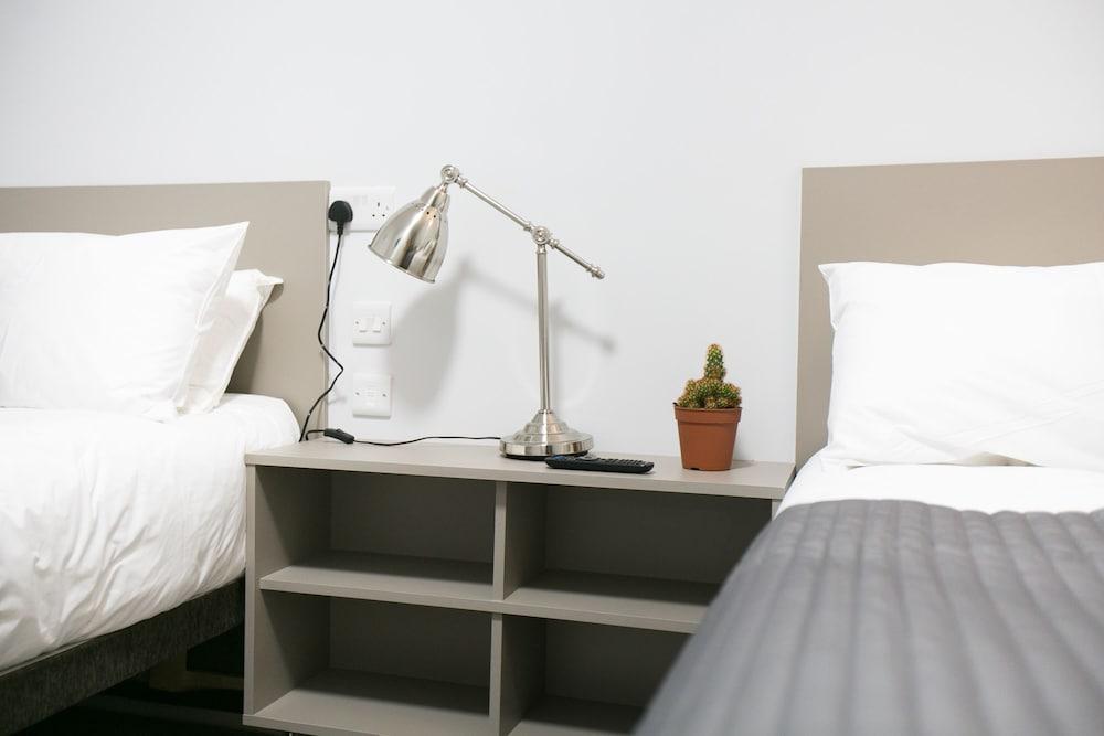 Belvilla Ilford Hill Hotel London Bagian luar foto