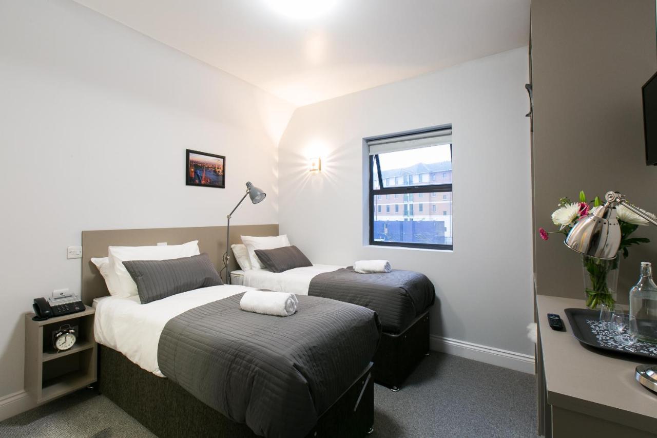 Belvilla Ilford Hill Hotel London Bagian luar foto