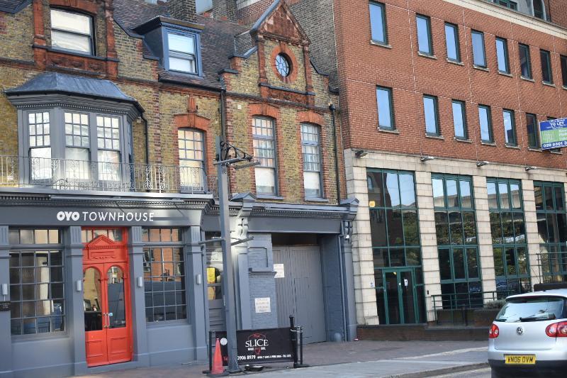 Belvilla Ilford Hill Hotel London Bagian luar foto