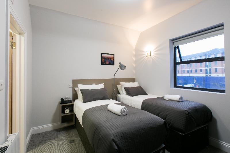 Belvilla Ilford Hill Hotel London Bagian luar foto