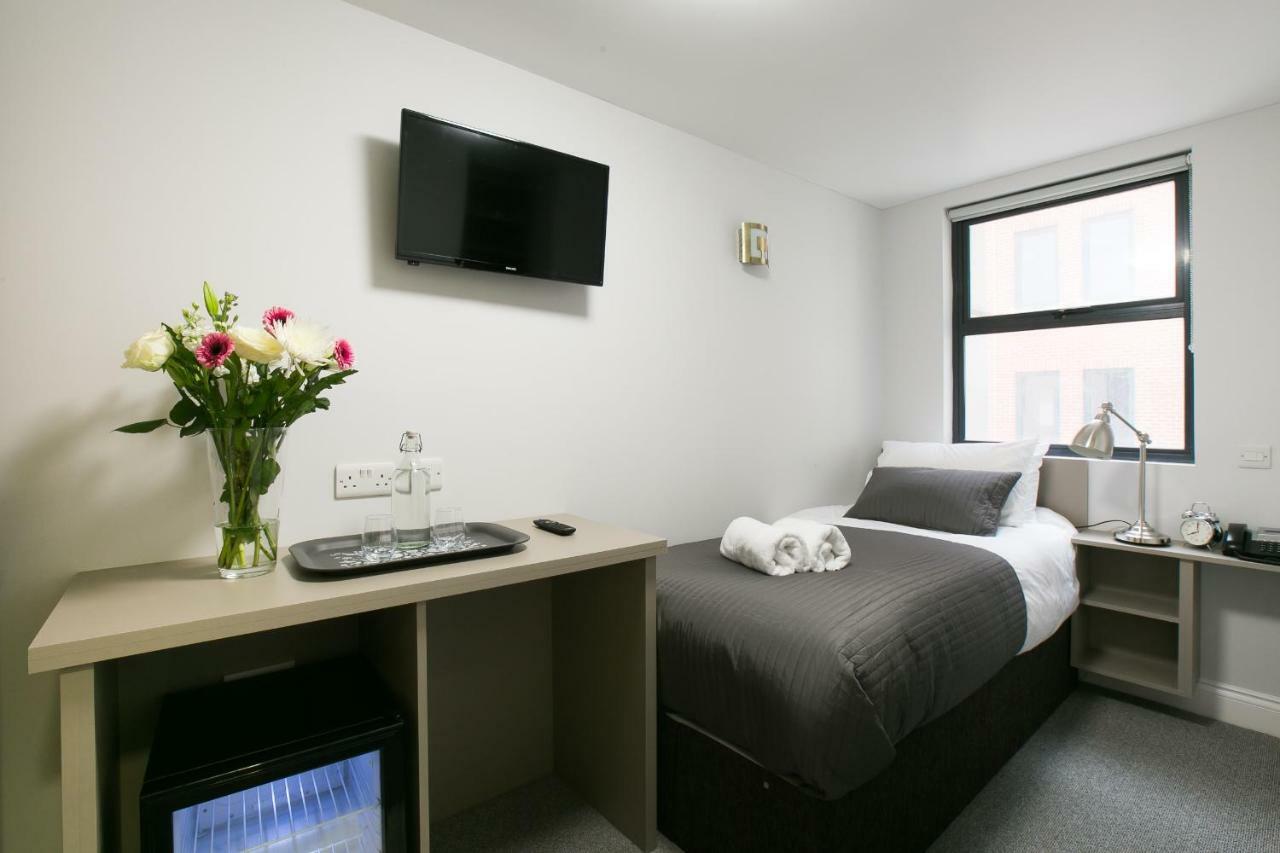 Belvilla Ilford Hill Hotel London Bagian luar foto