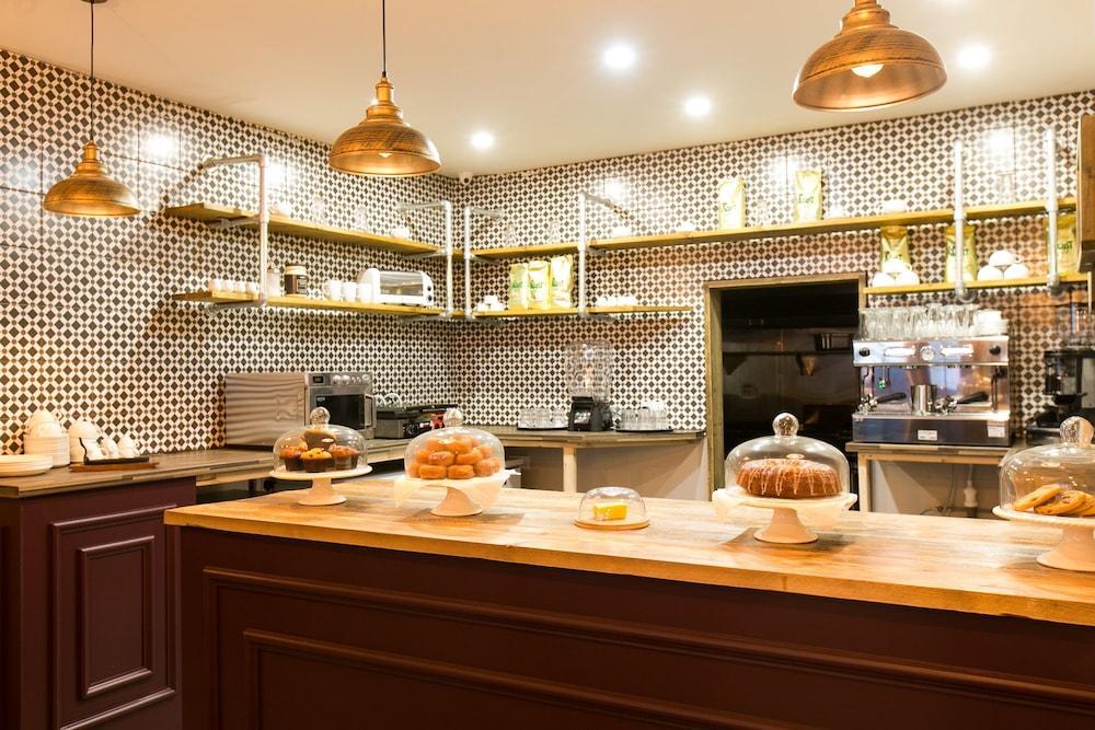 Belvilla Ilford Hill Hotel London Bagian luar foto