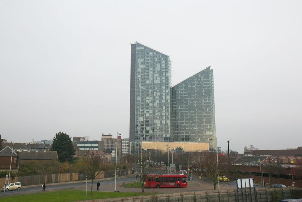 Belvilla Ilford Hill Hotel London Bagian luar foto